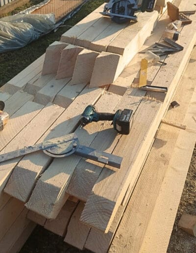 Ács eszközpark házilagos kivitelezéshez. Egyszerű szerszámok hagyományos ácsoláshoz - kiválasztás, karbantartás, használat