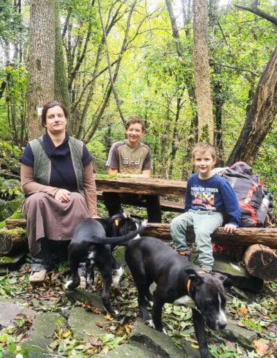 A záró társulások megmutatják, mi történne emberi jelenlét nélkül a tájban. Zero waste kirándulás családommal.