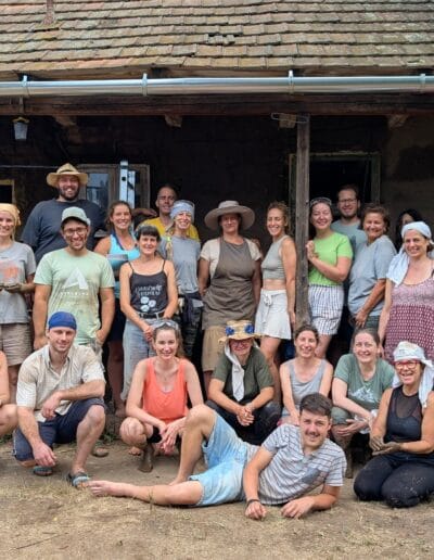 Sikeresen végzett vályogosok csoportképe